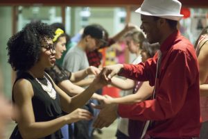 Come scegliere la scuola di ballo latino americano adatta a te